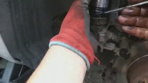 SKODA A5 МЕНЯЕМ ПЫЛЬНИК СУППОРТА ! В ПОЛЕВЫХ УСЛОВИЯХ НЕ СНИМАЯ С АВТО !