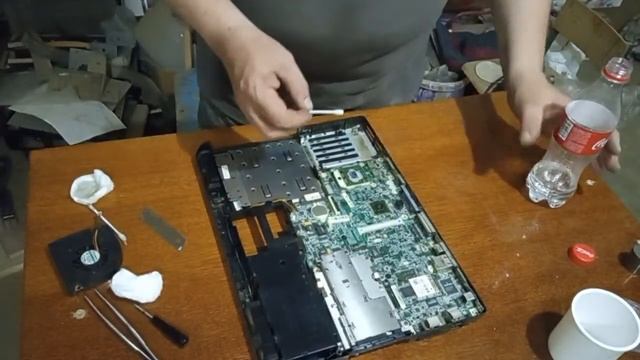 ремонт и чистка охлаждения ноутбука DELL INSPIRON 1501 смотреть онлайн
