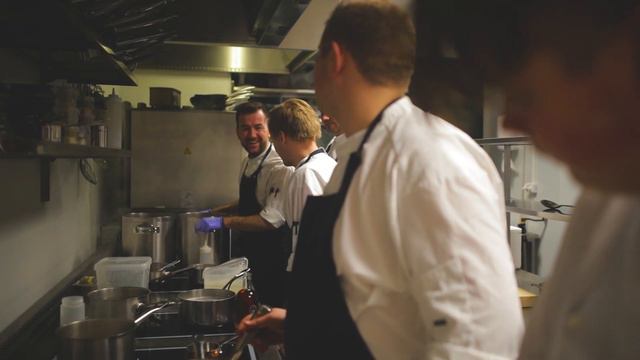 Michelin-stjerne til Bare Restaurant смотреть онлайн