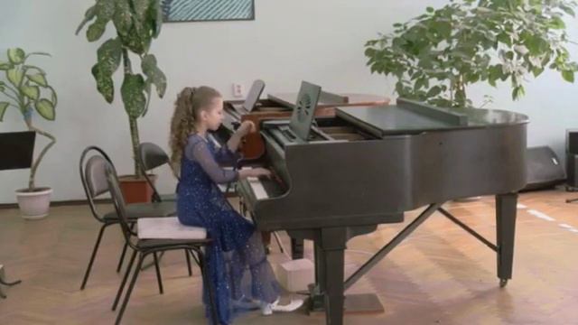 Алиса Арзамасцева 10 лет ,,Игра в мяч" смотреть онлайн