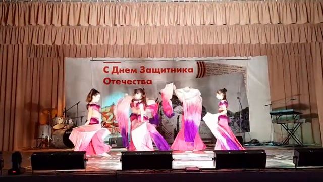 Танец с веерами на 8 марта. Студия танца Даймонд смотреть онлайн