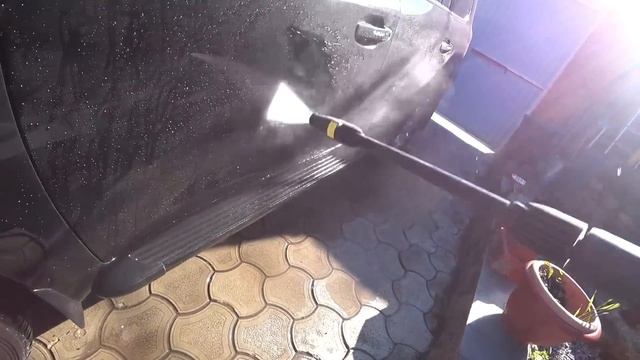 ГРЯЗЬ БУДЕТ ОТСКАКИВАТЬ ОТ ЛАКА смотреть онлайн