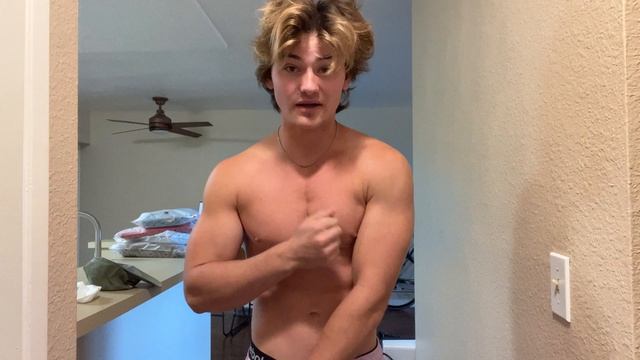 How to flex your abs differently, Seriously how to flex them differently, no clickbait смотреть онлайн
