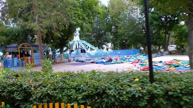 ПАРК АТТРАКЦИОНОВ! Катаемся и весело проводим время! #аттракционы