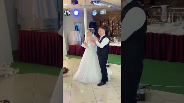 Оригинальное поздравление на свадьбу от родителей невесты смотреть онлайн