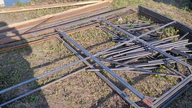 Вспахали огород / Первые работы на участке / Посадили деревья / Сделали грядки / Первые посадки смотреть онлайн