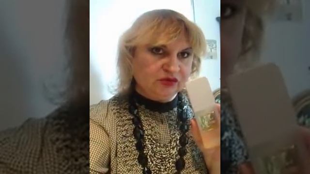 Наряд и новый парфюм: Eau D'Ivoire Balmain Perfumes смотреть онлайн