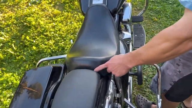 Мини обзор, чемпионский Нarley Davidson FLHR Road King на прямотоках, карбюратор S&S, Evolution. смотреть онлайн