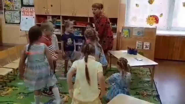 "Труд взрослых. Профессии" смотреть онлайн