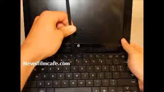 How to HP Mini 110-1046NR Hard Drive Replacement, HP Mini Disassembly смотреть онлайн