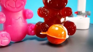 ЯБЛОКОРЕЗКА и ЖЕЛЕЙНЫЙ МЕДВЕДЬ ЛАКИ и МАША