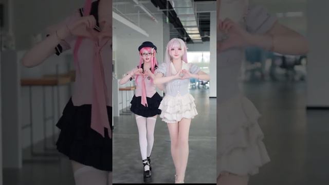 Девушки няшки косплей аниме 😅🤪 #cosplay #dance #Веселье смотреть онлайн