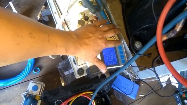 Запуск и тестирования теплового насоса на 410 фреоне с заводским теплообменником для бассейна смотреть онлайн