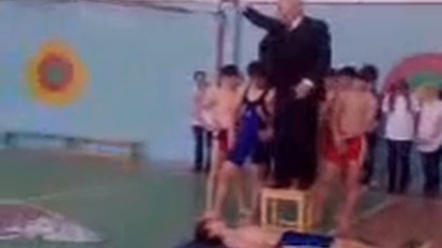 Буйнакск, 8 школа 9 "А" класс смотреть онлайн