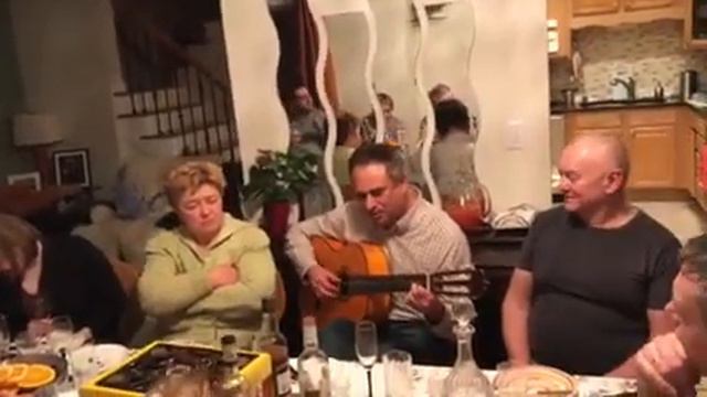 Сергей Каменев поёт в гостях про Чёрную Шляпу! смотреть онлайн