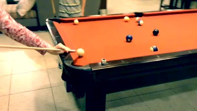 Kathi plays a perfect pool game смотреть онлайн