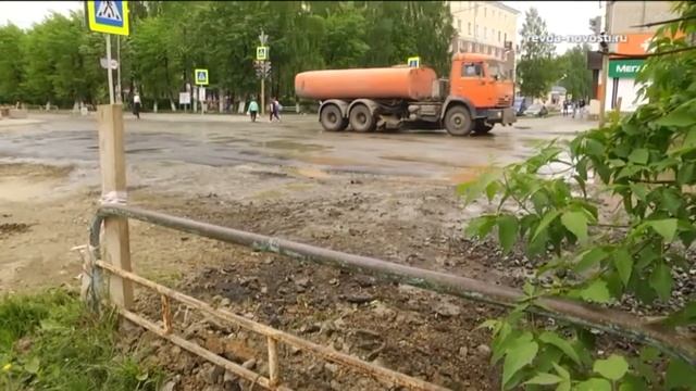 Намазали асфальтом. Как готовили к открытию движения перекресток улиц Горького и Мира смотреть онлайн