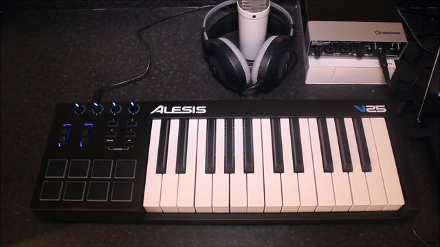 Alesis V25 Simple Review смотреть онлайн