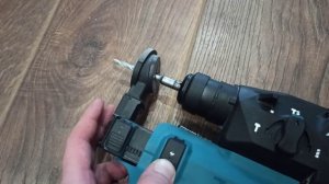 Макита 182 ZWJ   компактный перфоратор аккумуляторный с пылеудалением.