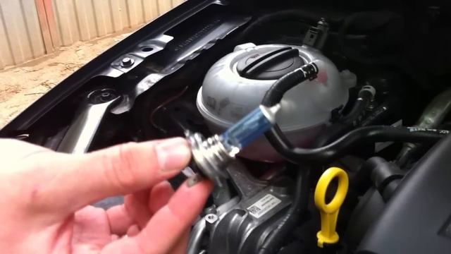 Замена ламп адаптивного освещения и ламп поворотника VW Golf 7 GTI смотреть онлайн