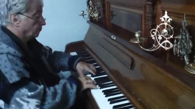 1911 Bluthner upright grand piano смотреть онлайн
