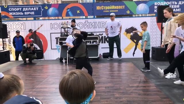 Батлы хип хоп танцы kids судья Артем Сидоров смотреть онлайн