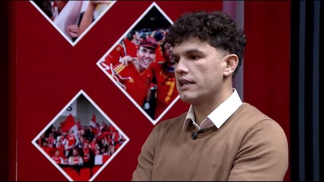 Набарди Эрон-Амрико фаротар аз бозии футбол аст смотреть онлайн