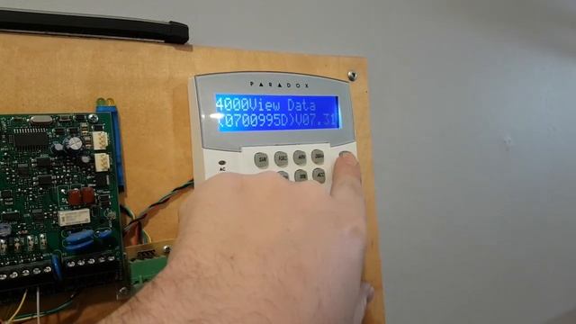 Быстро проверить версию прошивки Paradox. Адвент календарь Слаботочника.