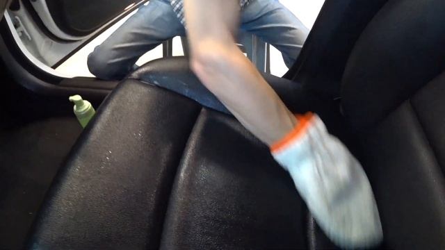КАК БЕСПЛАТНО почистить кожаный салон вашего любимого авто ( плюс детейлинг химчистка ) смотреть онлайн