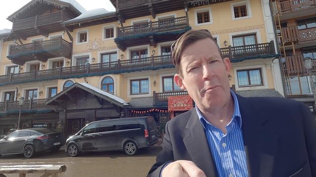 COURCHOPOLY COURCHEVEL HOTEL MONOPOLY HOTEL GUIDE 4K смотреть онлайн