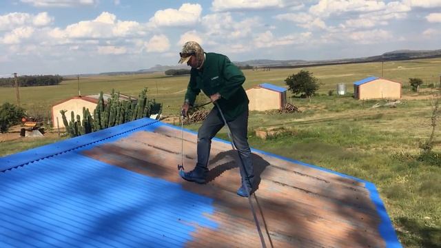 Безвоздушная покраска крыши безвоздушным окрасочным аппаратом и краскопультом смотреть онлайн