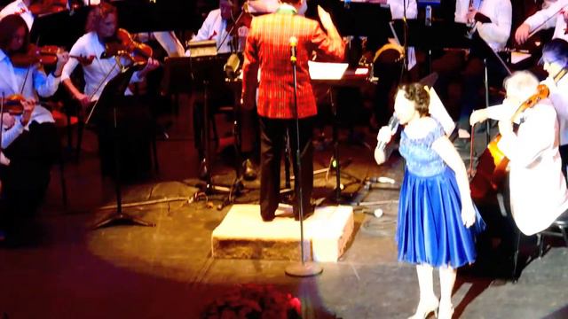 Joan Ellison Sings "I've Got My Love to Keep Me Warm" смотреть онлайн
