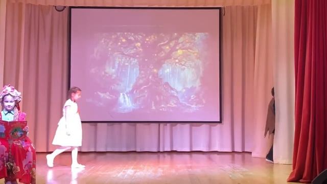 Театральная постановка "Дюймовочка" в исполнении участников клуба "Юный читатель" смотреть онлайн