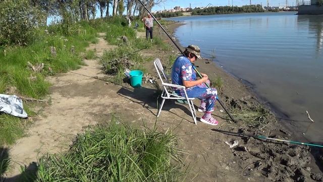 Рыбалка у Маяка ..левый берег Иртыша смотреть онлайн