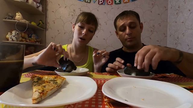 Mukbang/Мукбанг Пицца с курицей и грибами на завтрак с магазина Михайловский смотреть онлайн