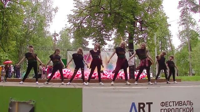 Танцевальная студия "Shine Queens" - "Wild Girls" смотреть онлайн