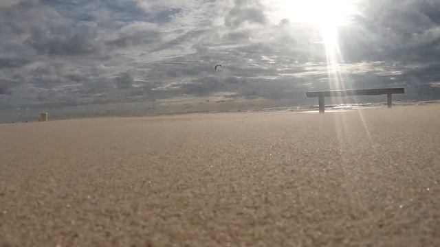НЕСПОКОЙНОЕ БАЛТИЙСКОЕ МОРЕ ЛЕТОМ - ЛАТВИЯ, г.ВЕНТСПИЛС - 02.07.2023 / ПЛЯЖ в ШТОРМОВУЮ ПОГОДУ смотреть онлайн