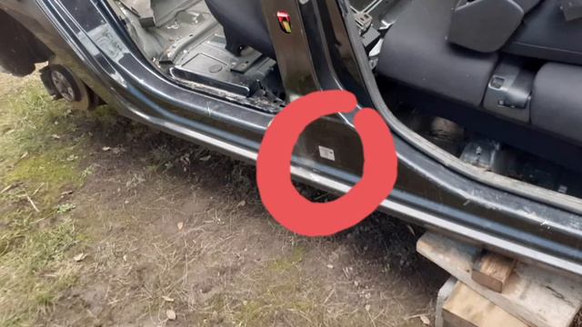 Peugeot 5008 VIN Location