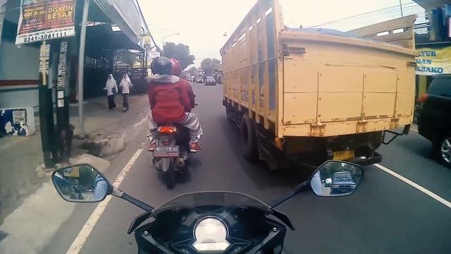 '15 CBR 150R | Riding Cuci Mata | Motovlog Malang смотреть онлайн