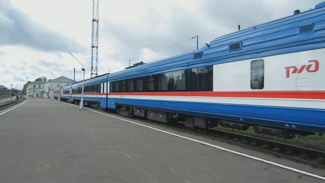 Дизель-поезд ДР1Б-1515 и выправочно-подбивочно-рихтовочная машина Unimat 08-275/3S №058 смотреть онлайн