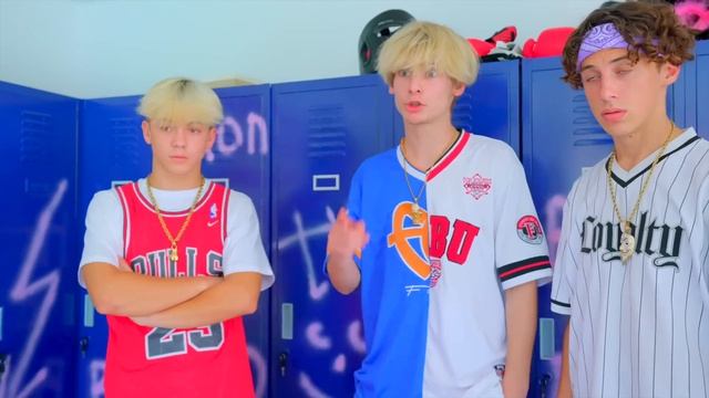 НОВАЯ ПЛОХАЯ ПОДРУГА ЧЕРЛИДЕРШ BUNNY!! КАК ДИАНА МЕНЯЕТ ЖИЗНЬ ПОДРОСТКОВ НА ВИЛЛЕ?