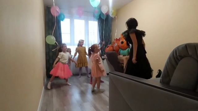 детский мир 180 день рождения Анюта смотреть онлайн