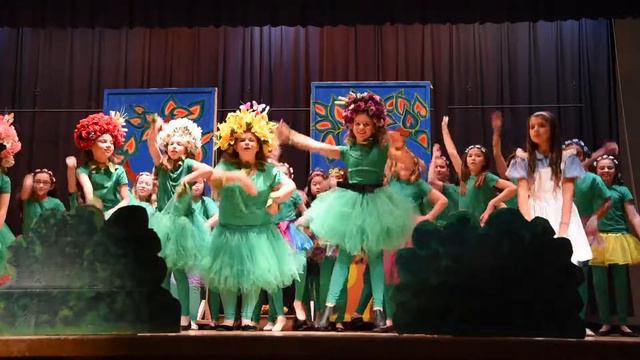 Savanna & Sienna In Alice In Wonderland Jr.