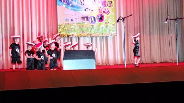 ПОСВЯЩЕНИЕ В ПЕРВОКЛАССНИКИ/ТАНЕЦ ВИНТИК смотреть онлайн