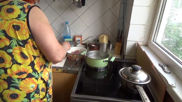 Варю суп с фрикадельками для принца