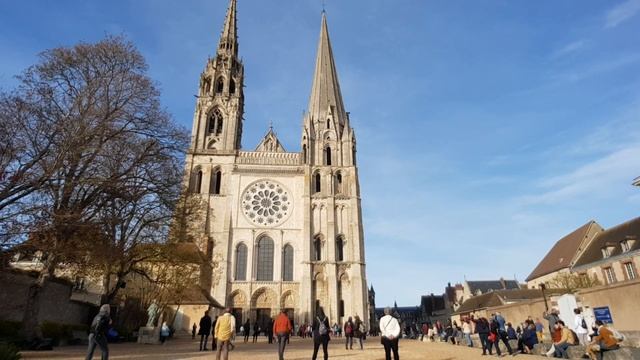 Les cloches de Notre-Dame de Chartres sonnent pour Notre-Dame de Paris смотреть онлайн