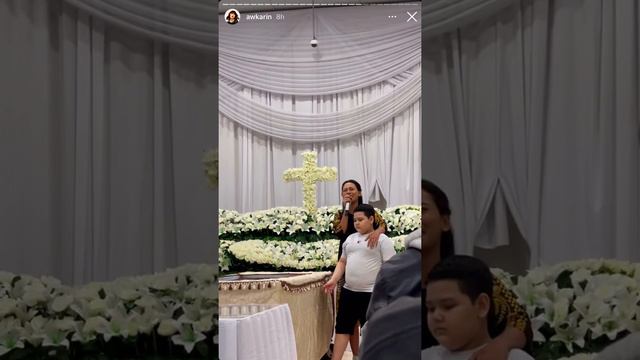 Kesaksian Erica Carlina di ibadah penghiburan atas berpulangnya Laura Anna (Source: ig @awkarin) смотреть онлайн