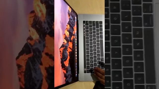 15" MacBook Pro 2017 Unboxing! (Touch Bar & Touch ID) смотреть онлайн