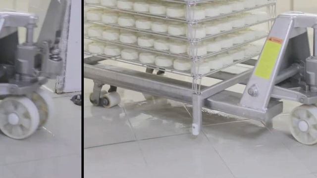 Как производят сыр с плесенью. Завод White Cheese From Zhukovka. смотреть онлайн