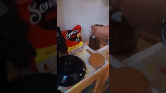 faire un cappoccino fait maison grâce à Philips senseo et une presse café française .. смотреть онлайн